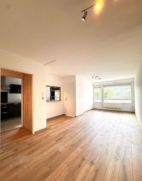 
                                                Location
                                                 Appartement 4P 80m² lumineux avec Parking et Cave