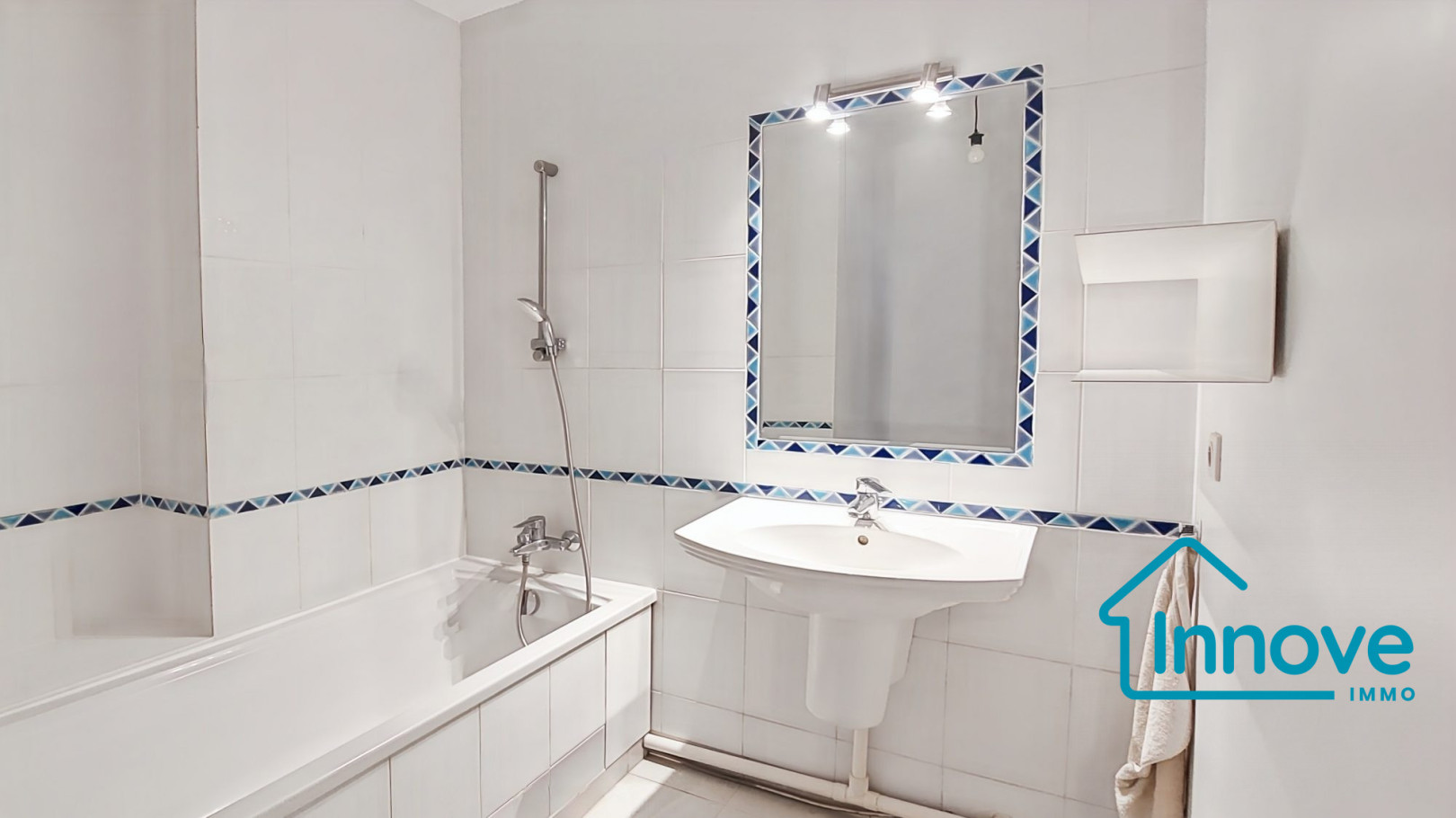 
                                                Vente
                                                 APPARTEMENT 4P - 92 m² - 2 PARKINGS - LE CHESNAY ROCQUENCOURT