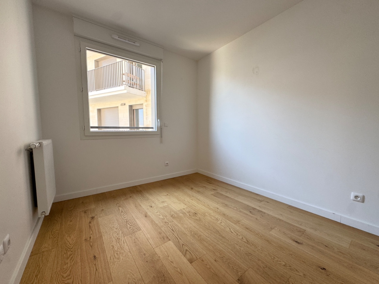 
                                                Vente
                                                 Appartement 5 pièces - 116m2 - Terrasse & Parkings