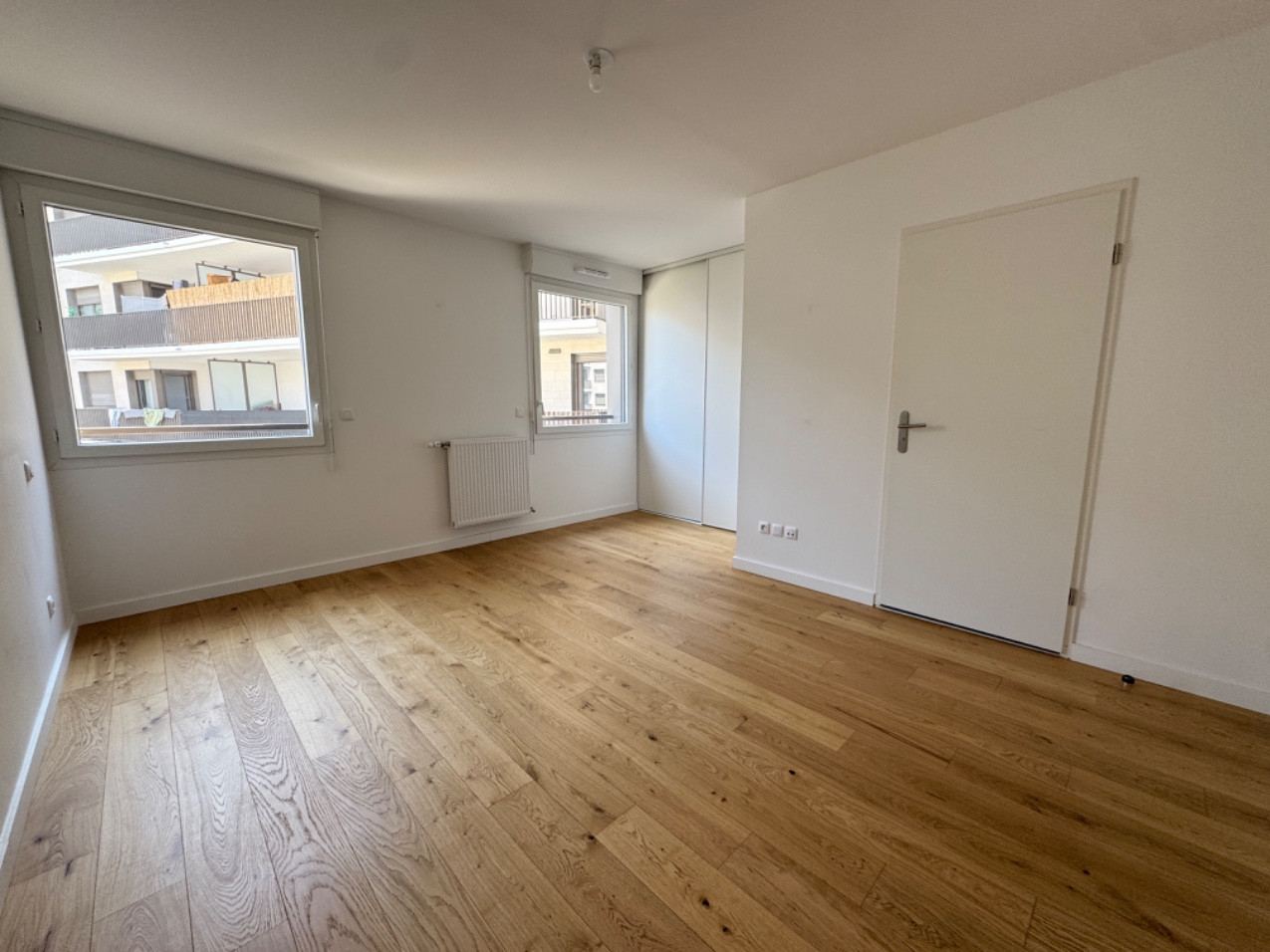 
                                                Vente
                                                 Appartement 5 pièces - 116m2 - Terrasse & Parkings