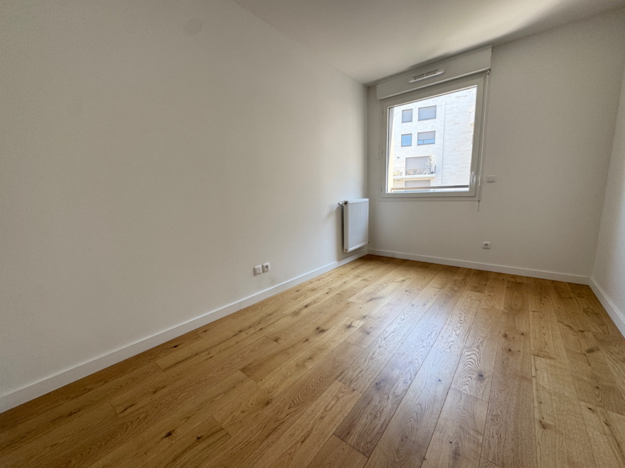 
                                                Vente
                                                 Appartement 5 pièces - 116m2 - Terrasse & Parkings
