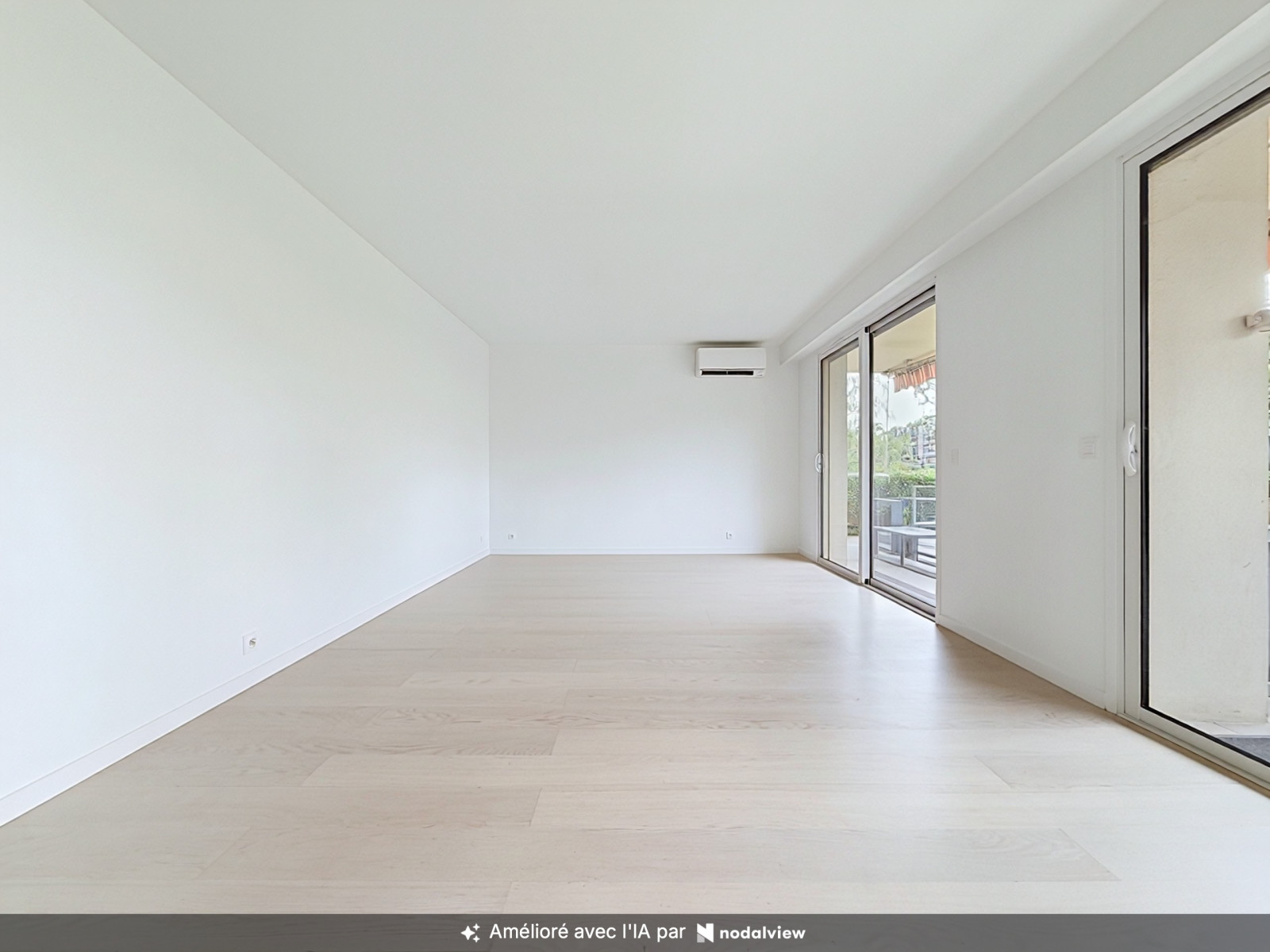 
                                                Vente
                                                 Appartement  - 5 pièces  - 122.78 m²