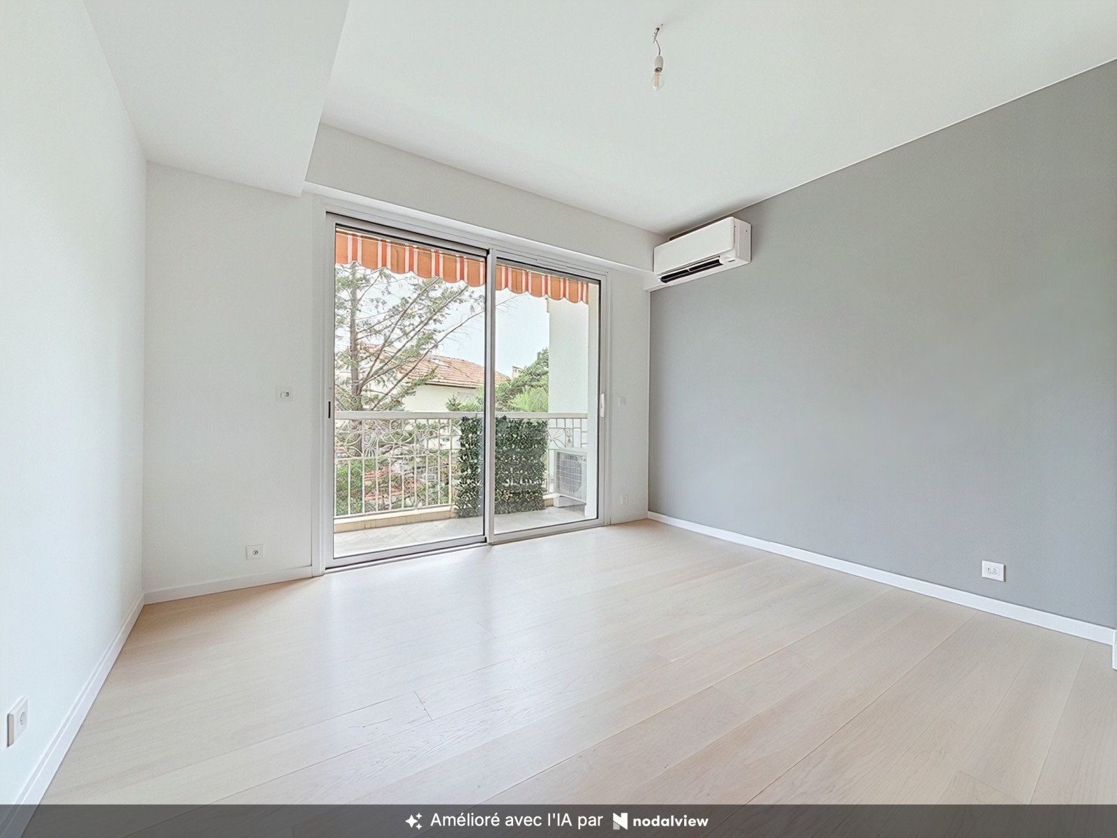 
                                                Vente
                                                 Appartement  - 5 pièces  - 122.78 m²
