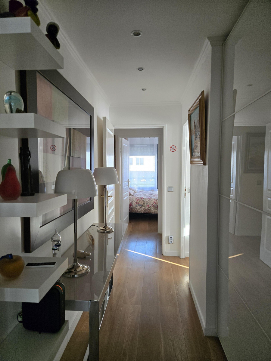 
                                                Vente
                                                 Appartement  5 Pièces 3 Chambres - Surface 136 m2