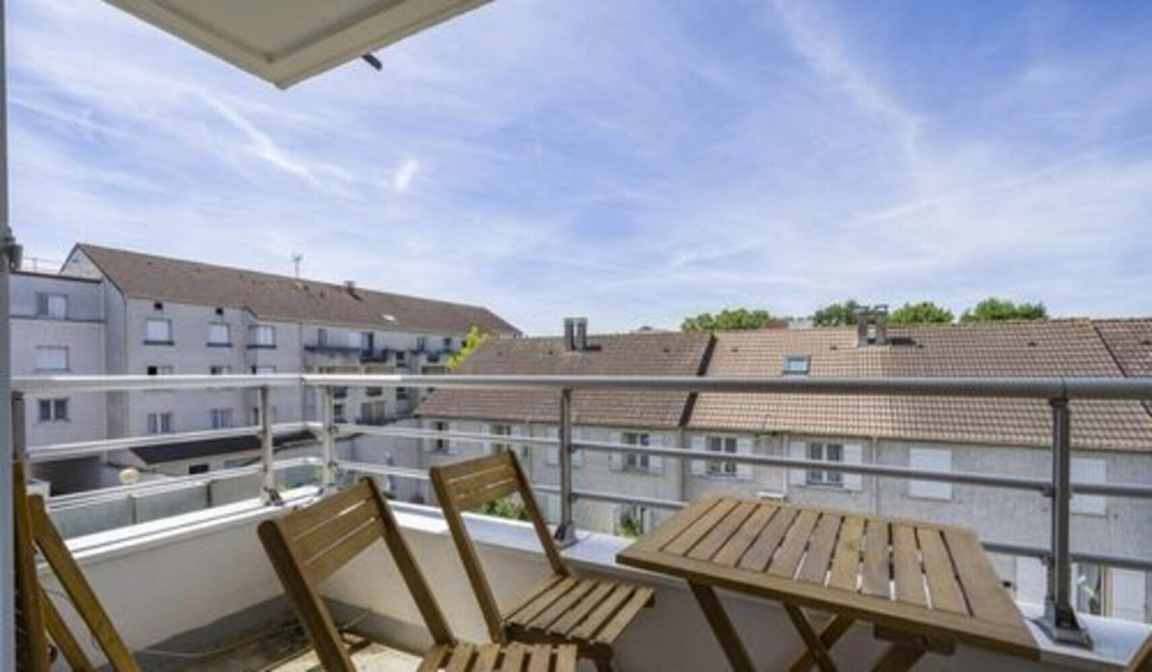 
                                                Location
                                                 Appartement 5 pièces