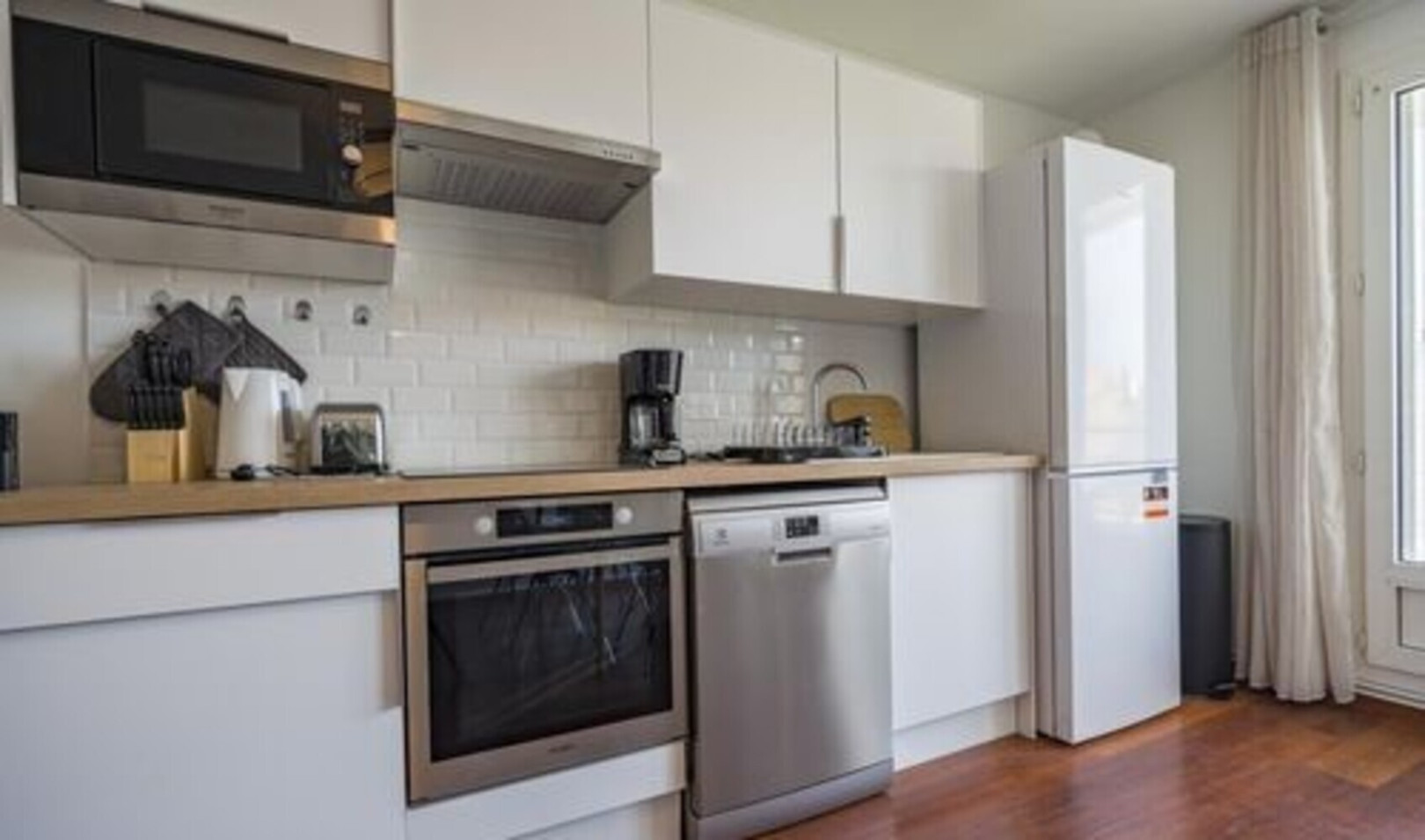 
                                                Location
                                                 Appartement 5 pièces