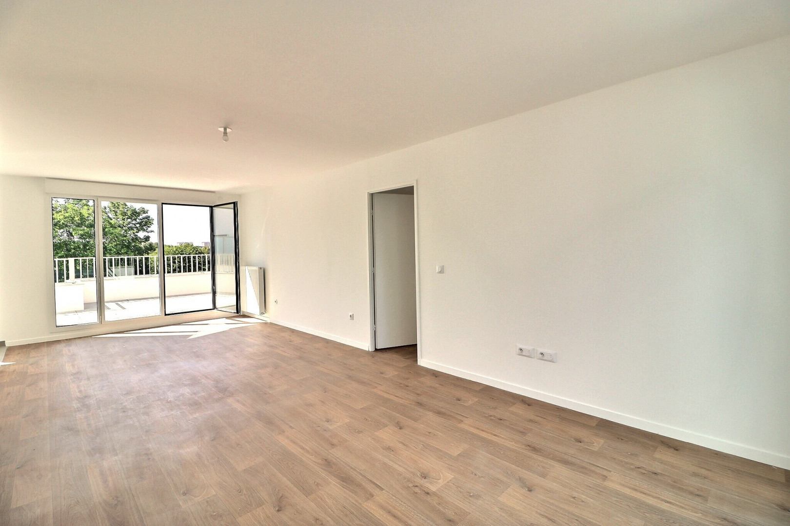 
                                                Vente
                                                 Appartement 5 pièces