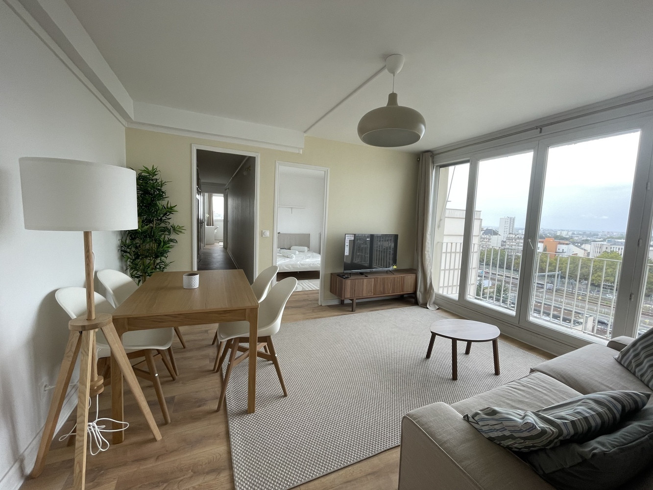 
                                                Location
                                                 Appartement 5 pièces