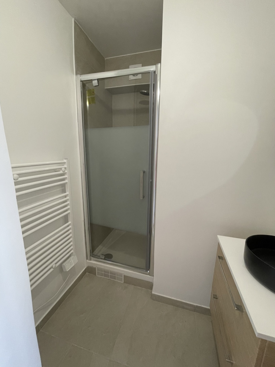 
                                                Location
                                                 Appartement 5 pièces