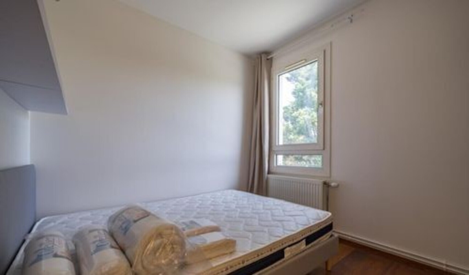 
                                                Location
                                                 Appartement 5 pièces