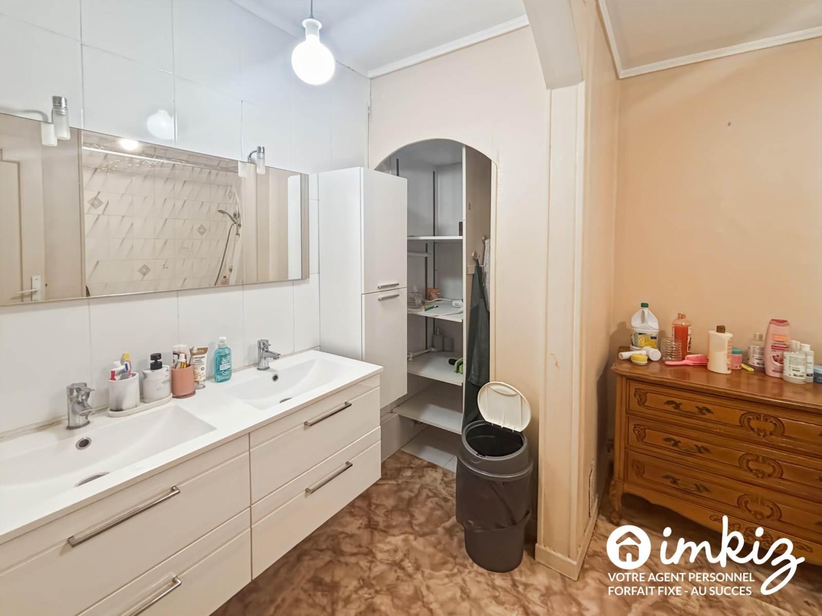 
                                                Vente
                                                 Appartement 5 pièces