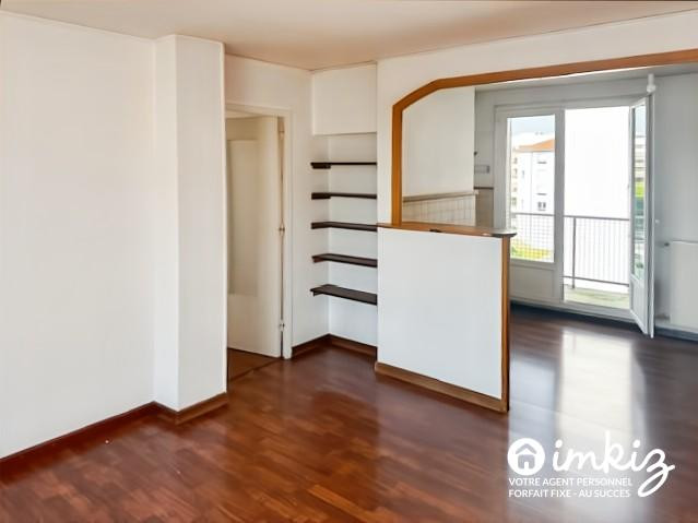 
                                                Vente
                                                 Appartement 5 pièces