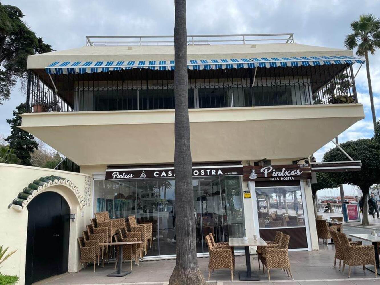 
                                                Vente
                                                 À rénover appartement 335 m2