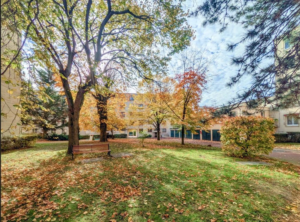 
                                                Vente
                                                 Appartement 5 pièces 85 m² au Vésinet Centre