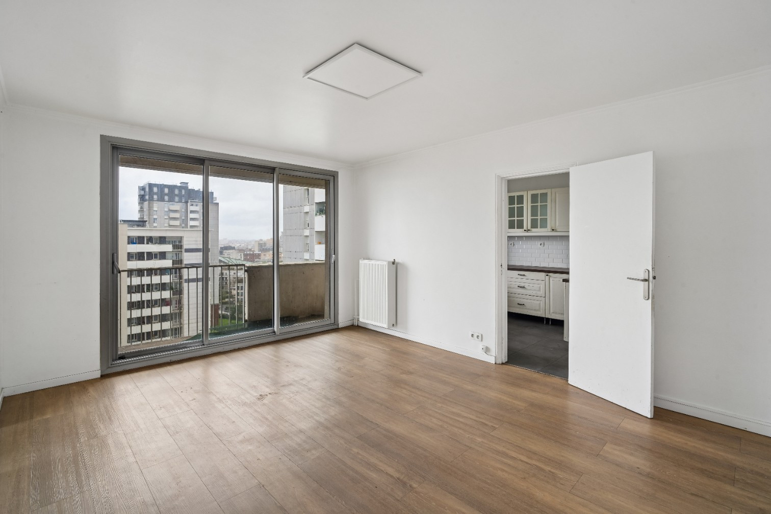 
                                                Vente
                                                 Appartement 5 pièces avec balcon - Colombes