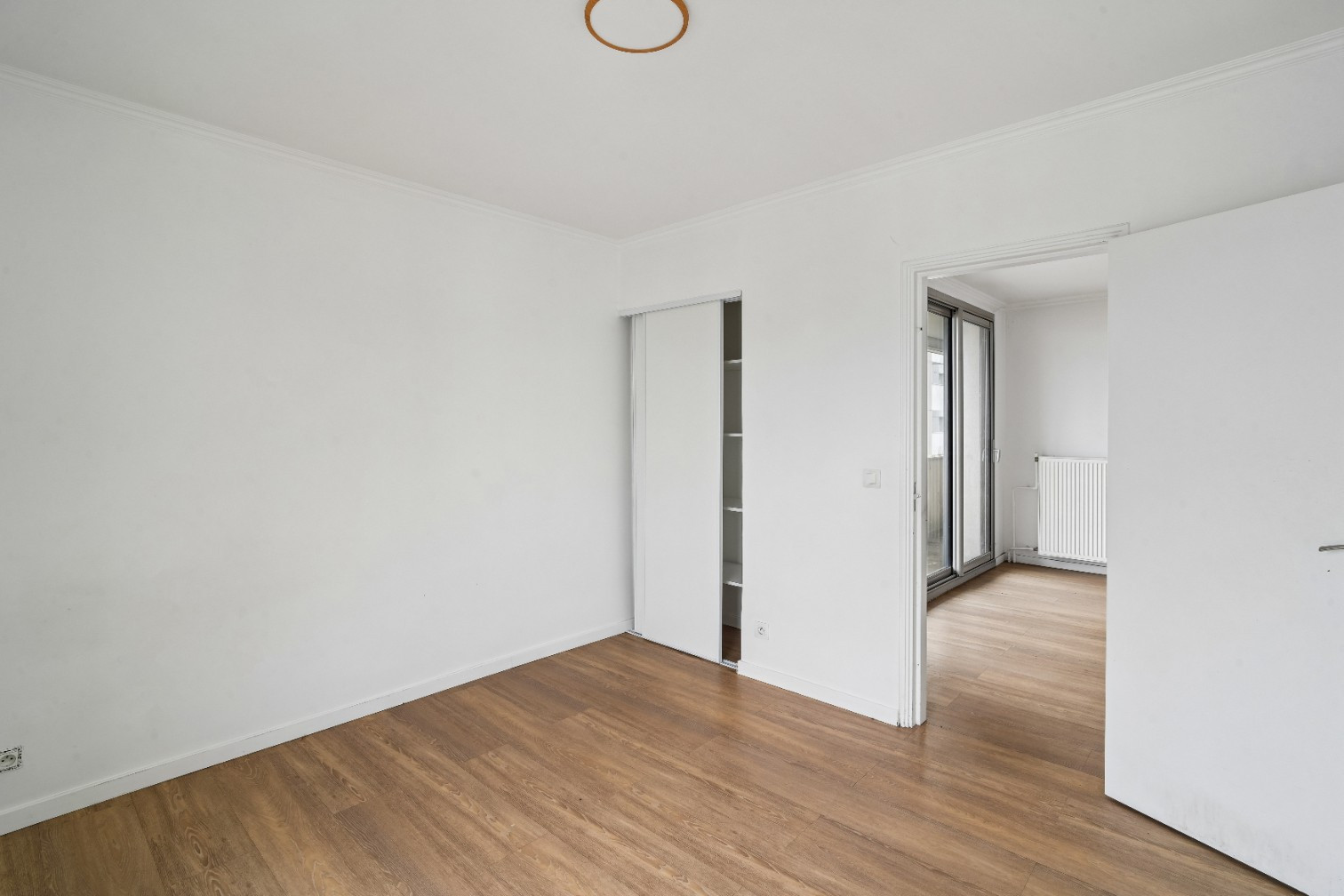 
                                                Vente
                                                 Appartement 5 pièces avec balcon - Colombes