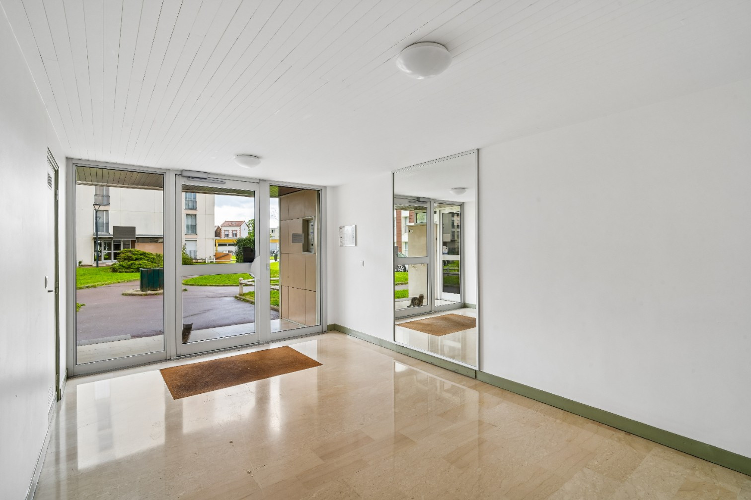 
                                                Vente
                                                 Appartement 5 pièces avec balcon - Colombes