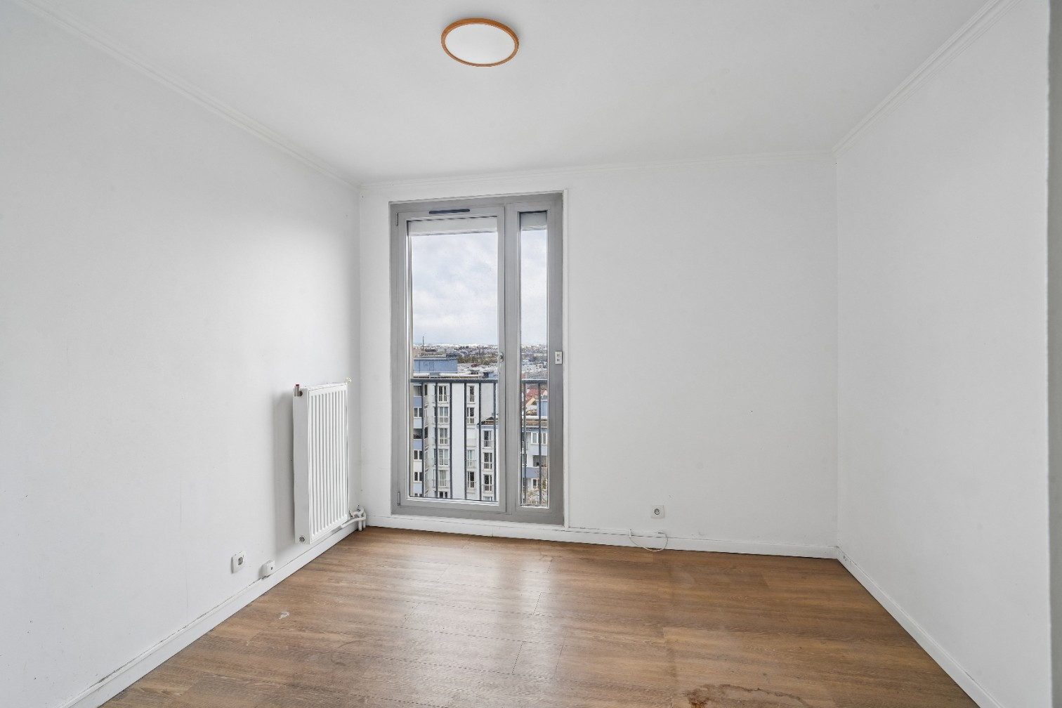 
                                                Vente
                                                 Appartement 5 pièces avec balcon - Colombes