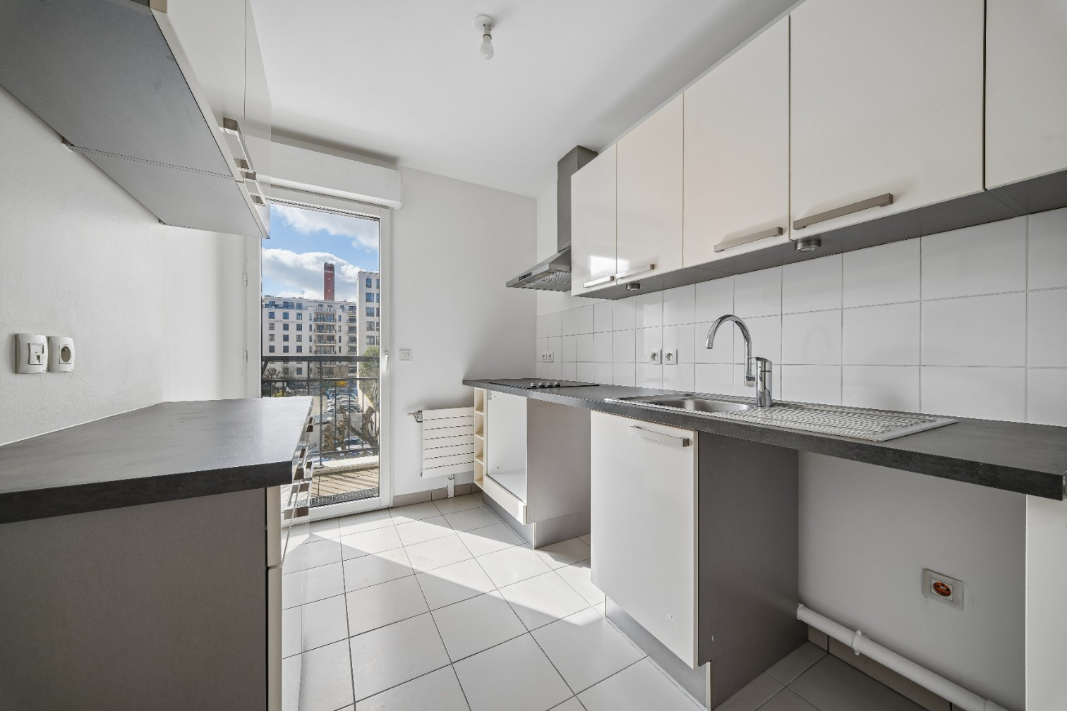 
                                                Vente
                                                 Appartement 5 pièces avec balcon - Suresnes