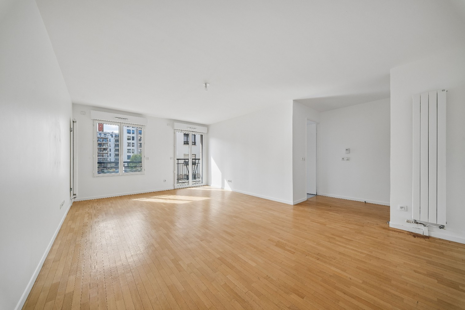 
                                                Vente
                                                 Appartement 5 pièces avec balcon - Suresnes