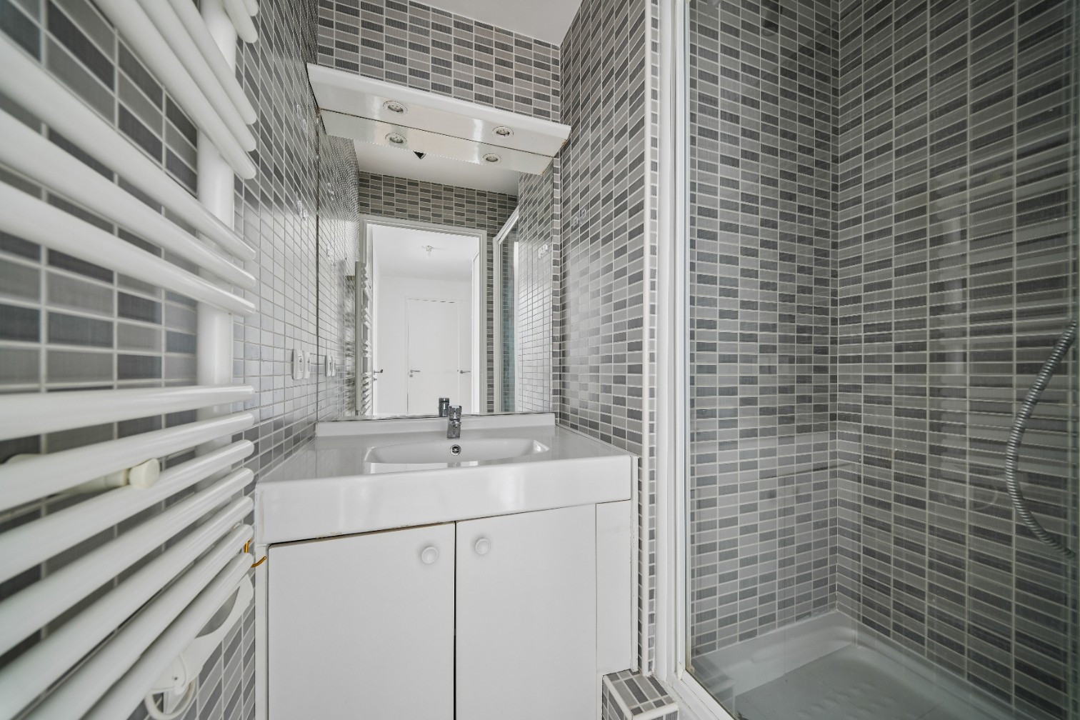 
                                                Vente
                                                 Appartement 5 pièces avec balcon - Suresnes