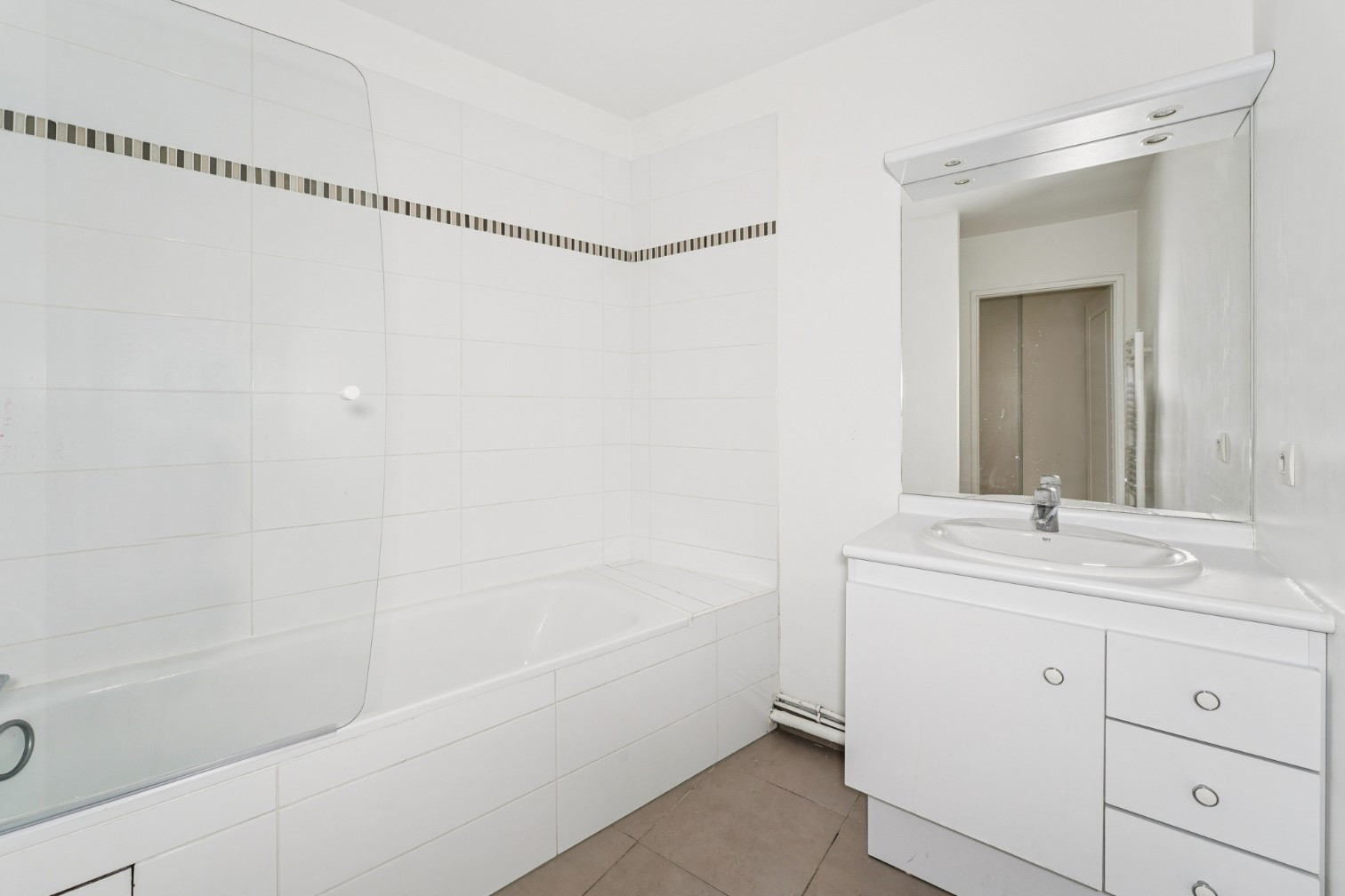 
                                                Vente
                                                 Appartement 5 pièces avec terrasse - Cergy