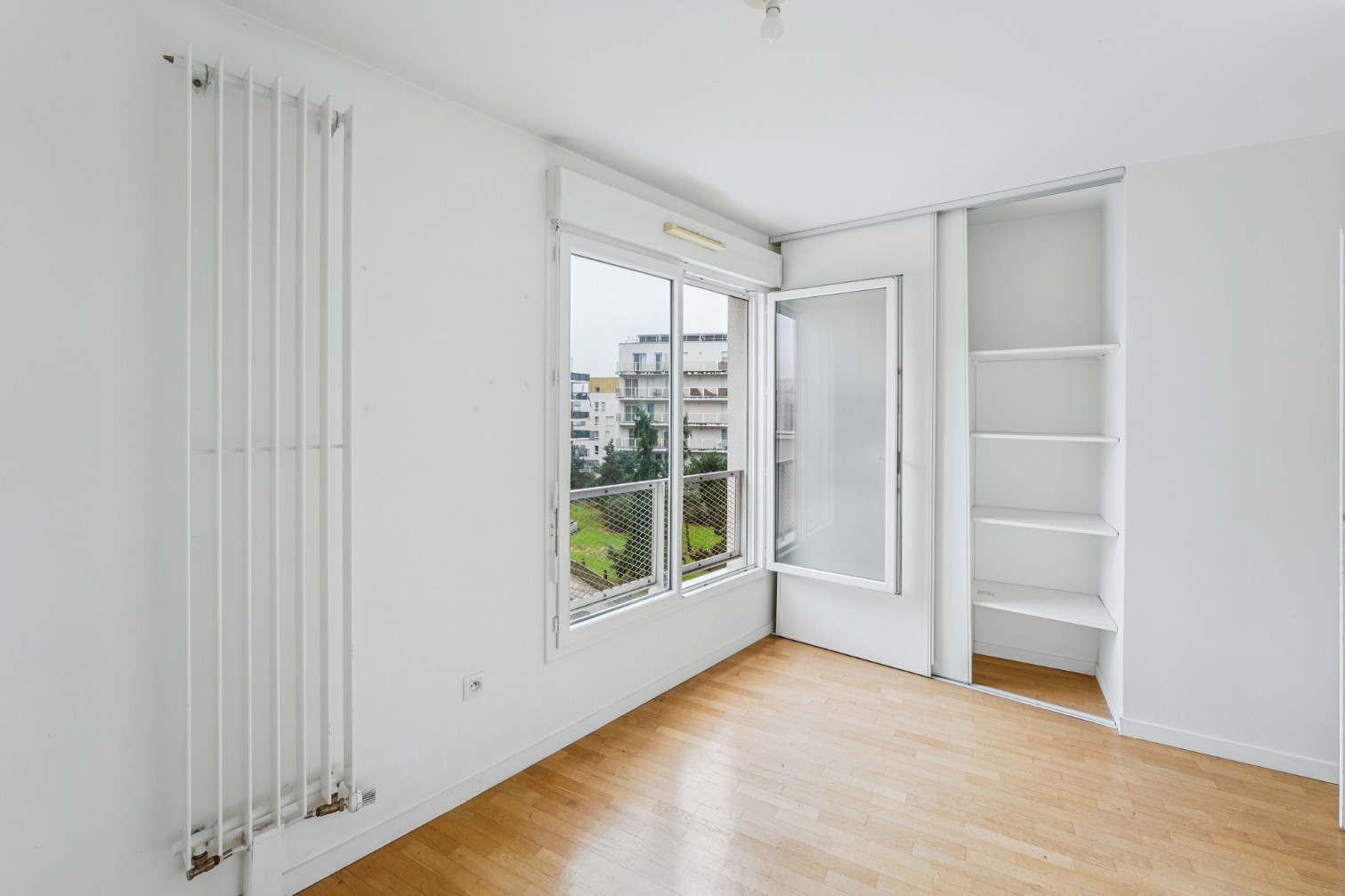
                                                Vente
                                                 Appartement 5 pièces avec terrasse - Cergy