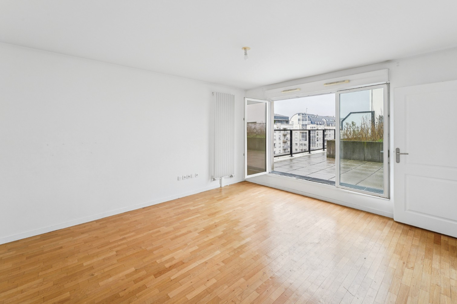 
                                                Vente
                                                 Appartement 5 pièces avec terrasse - Cergy