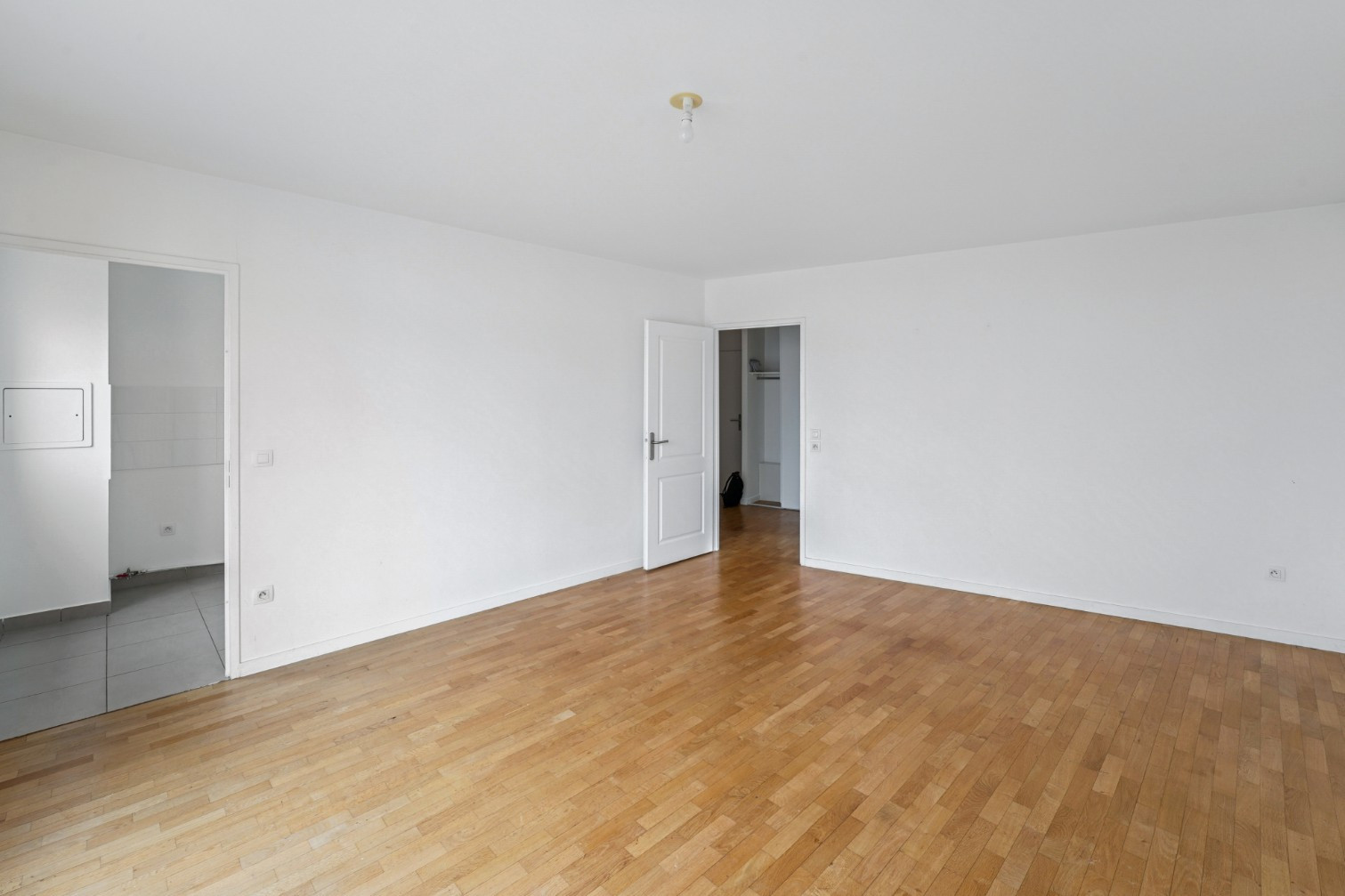 
                                                Vente
                                                 Appartement 5 pièces avec terrasse - Cergy