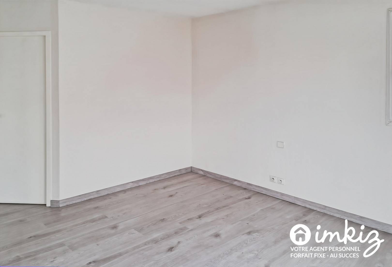 
                                                Vente
                                                 Appartement 5 pièces avec terrasse vue dégagée