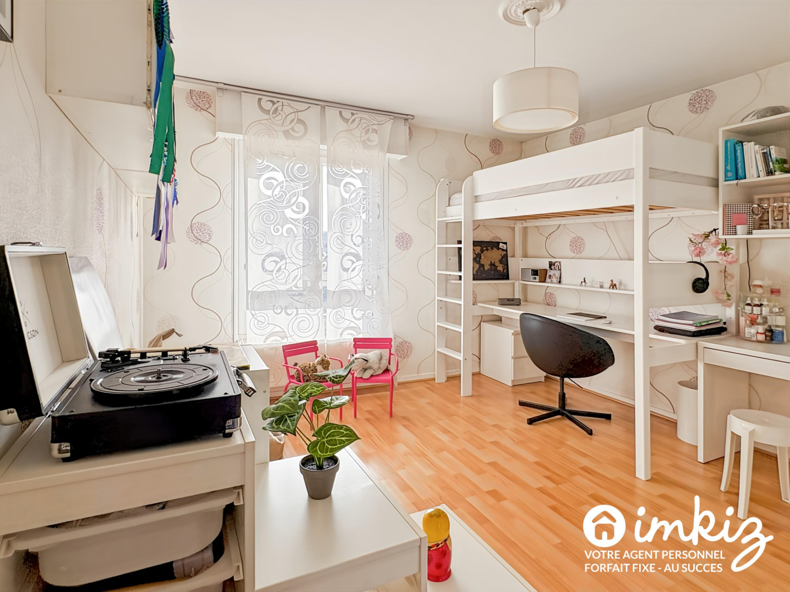 
                                                Vente
                                                 Appartement 5 pièces, balcon, parking et garage