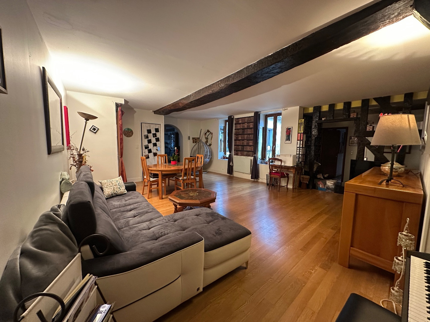 
                                                Vente
                                                 Appartement 5 pièces de 125m2 centre ville Auxerre