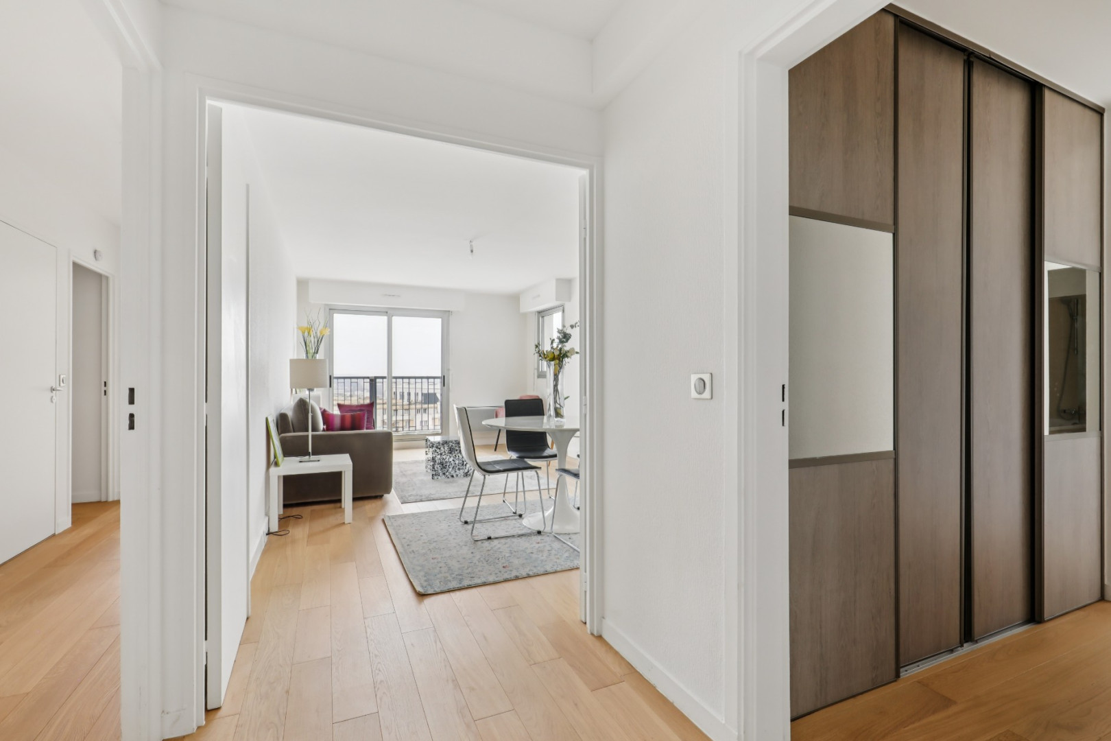 
                                                Vente
                                                 Appartement 5 pièces - Paris 20e