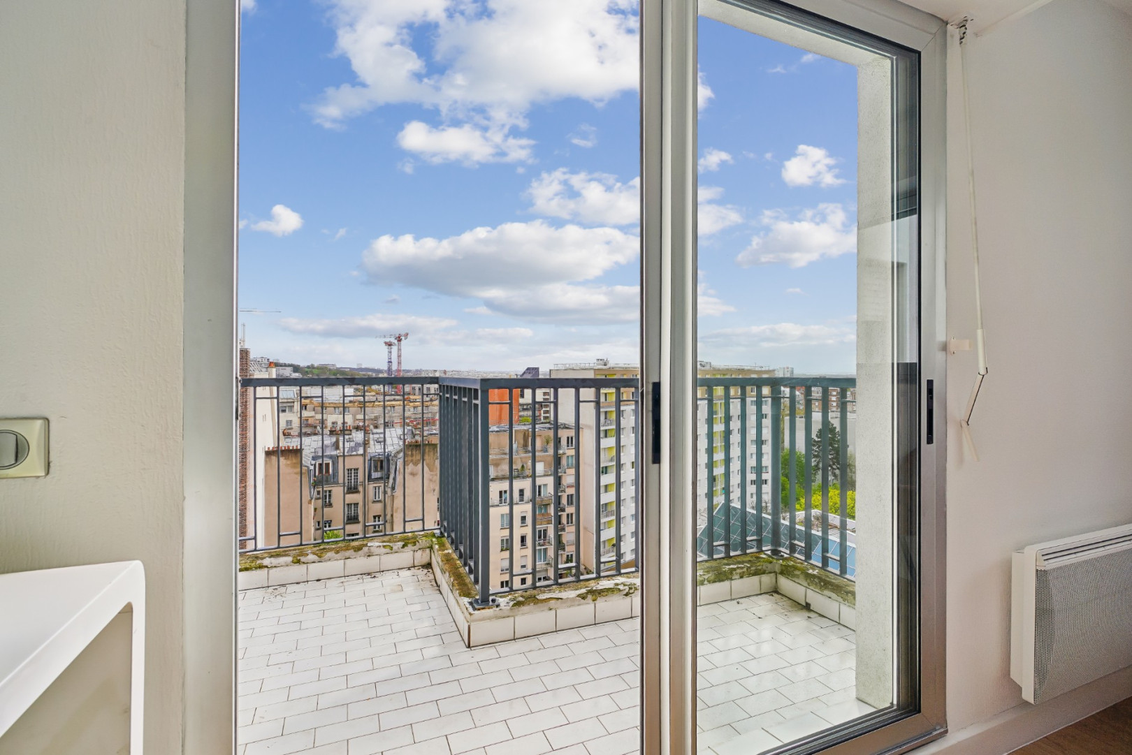 
                                                Vente
                                                 Appartement 5 pièces - Paris 20e
