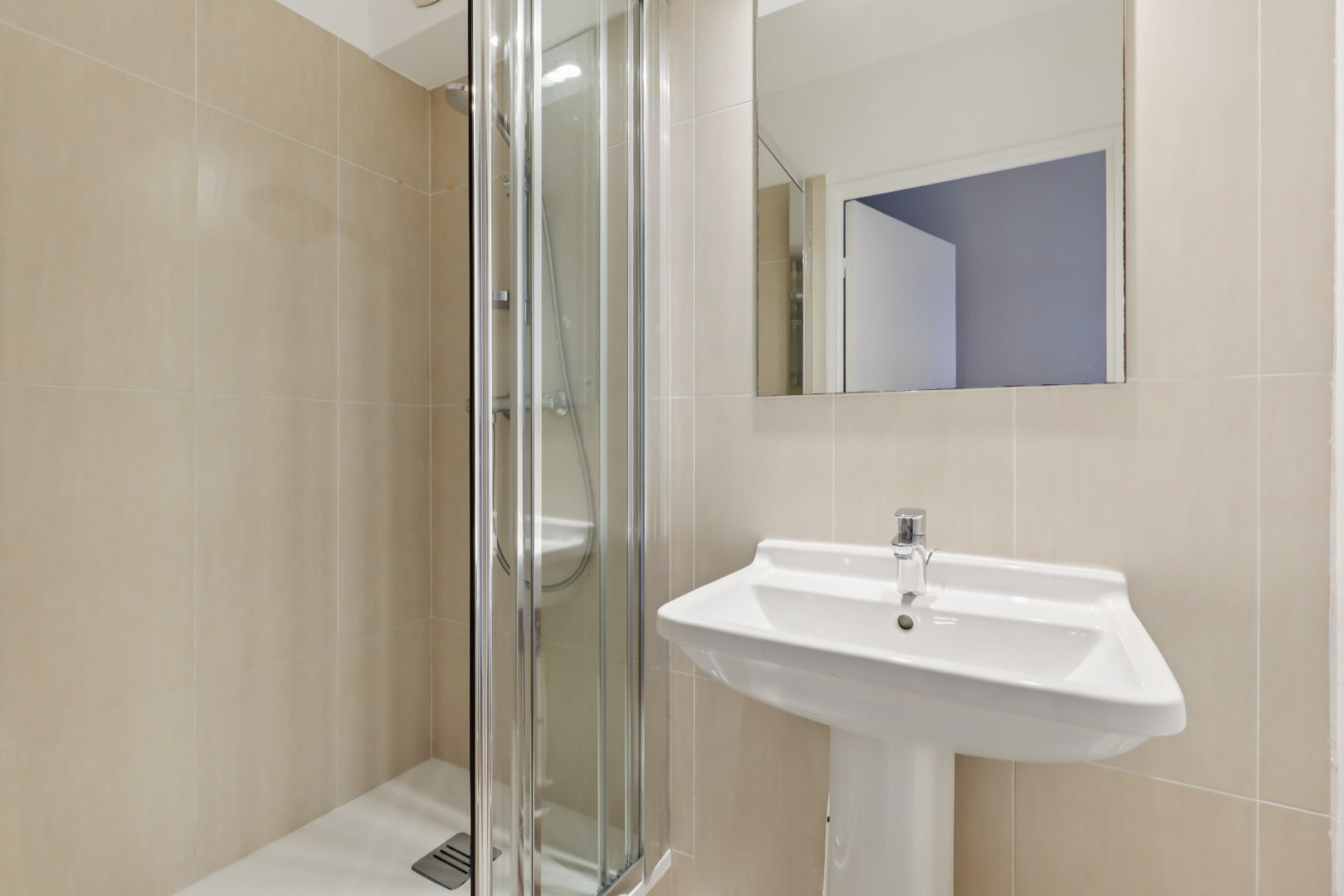 
                                                Vente
                                                 Appartement 5 pièces - Paris 20e