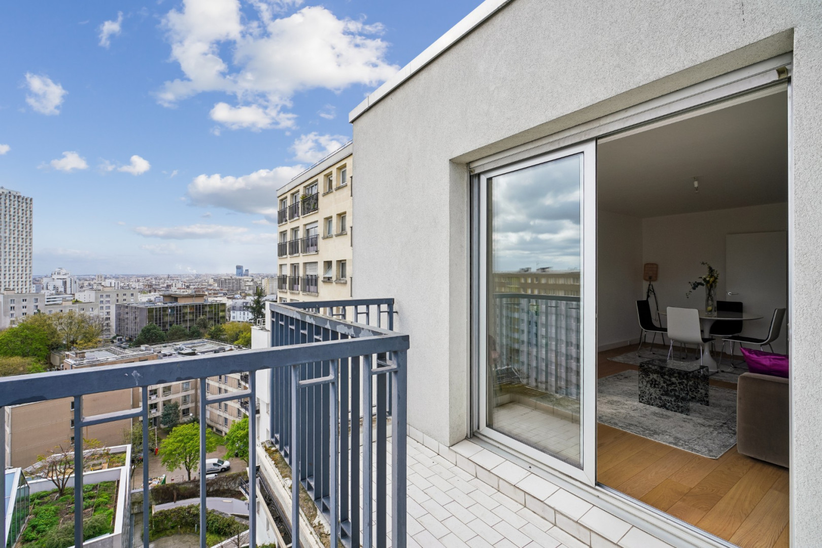 
                                                Vente
                                                 Appartement 5 pièces - Paris 20e