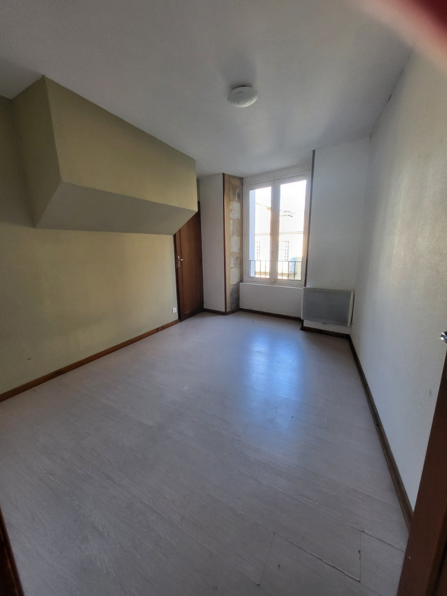 
                                                Location
                                                 Appartement 5 Pièces Sarlat Centre