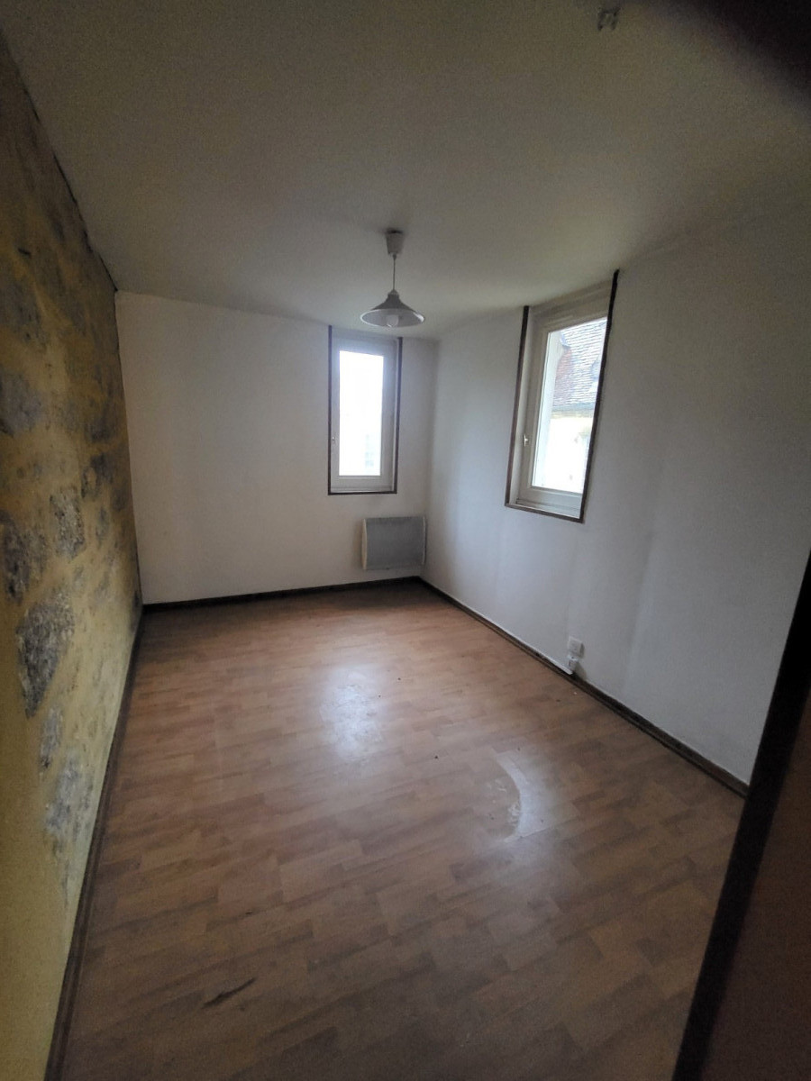 
                                                Location
                                                 Appartement 5 Pièces Sarlat Centre