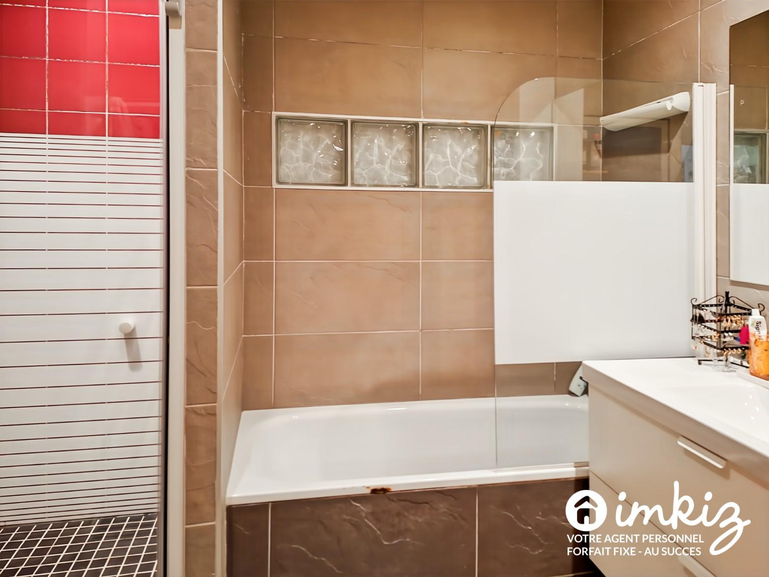 
                                                Vente
                                                 Appartement 5 pièces style loft dans passage privé