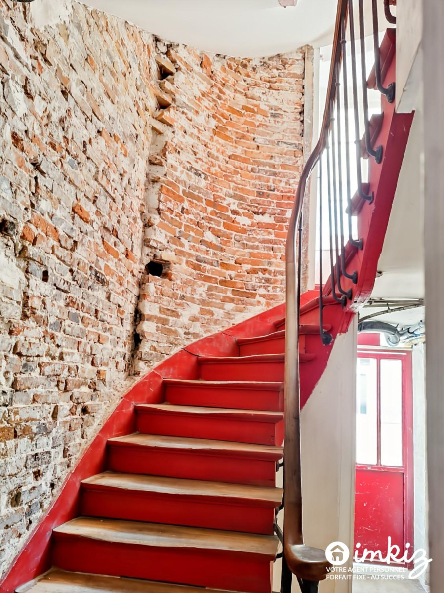 
                                                Vente
                                                 Appartement 5 pièces style loft dans passage privé