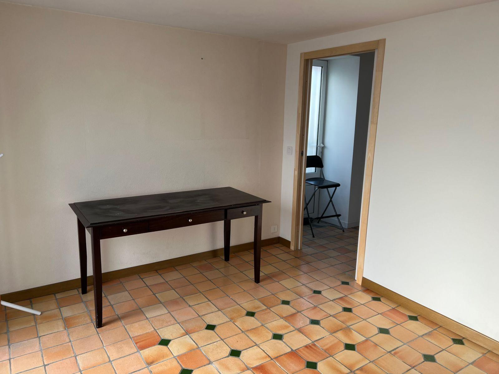 
                                                Location
                                                 Appartement 50 m2  dans maison Nantaise -Contrie