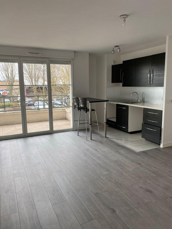 
                                                Location
                                                 Appartement 50m2, bon état à proximité de la Gare