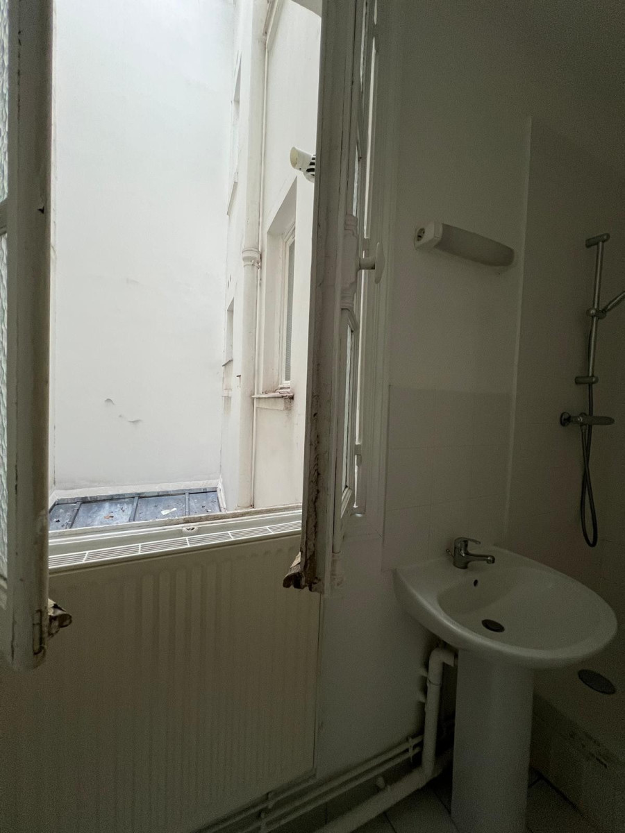 
                                                Vente
                                                 Appartement 52.7 m² - Paris 7ème