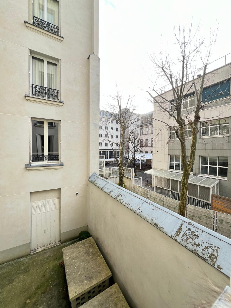 
                                                Vente
                                                 Appartement 52.7 m² - Paris 7ème