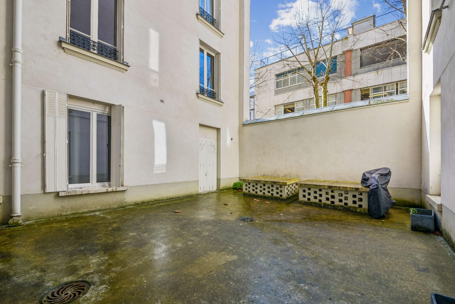 
                                                Vente
                                                 Appartement 52.7 m² - Paris 7ème