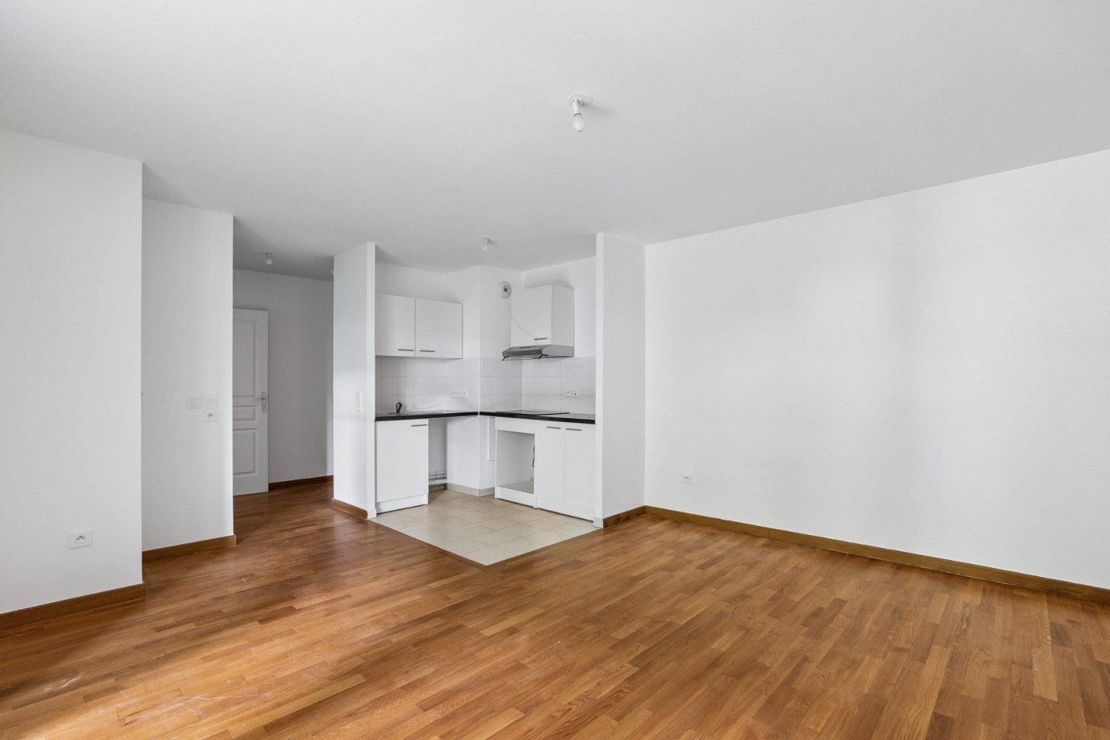 
                                                Vente
                                                 Appartement 53 m² - Le Plessis-Trévise