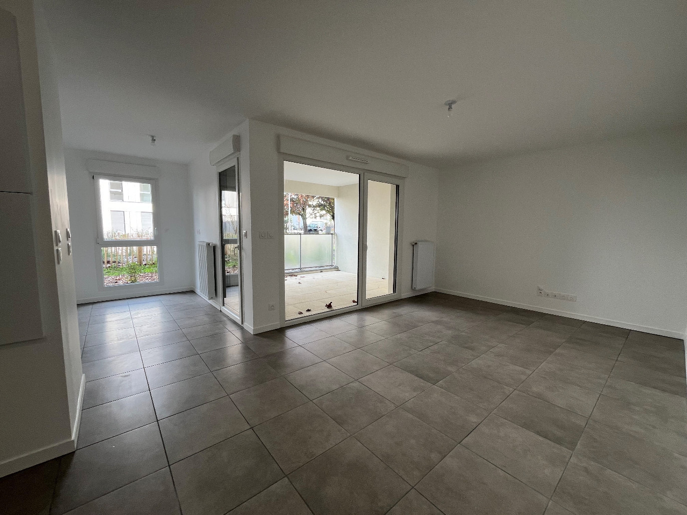
                                                Vente
                                                 APPARTEMENT 58 m² - RILLIEUX-LA-PAPE