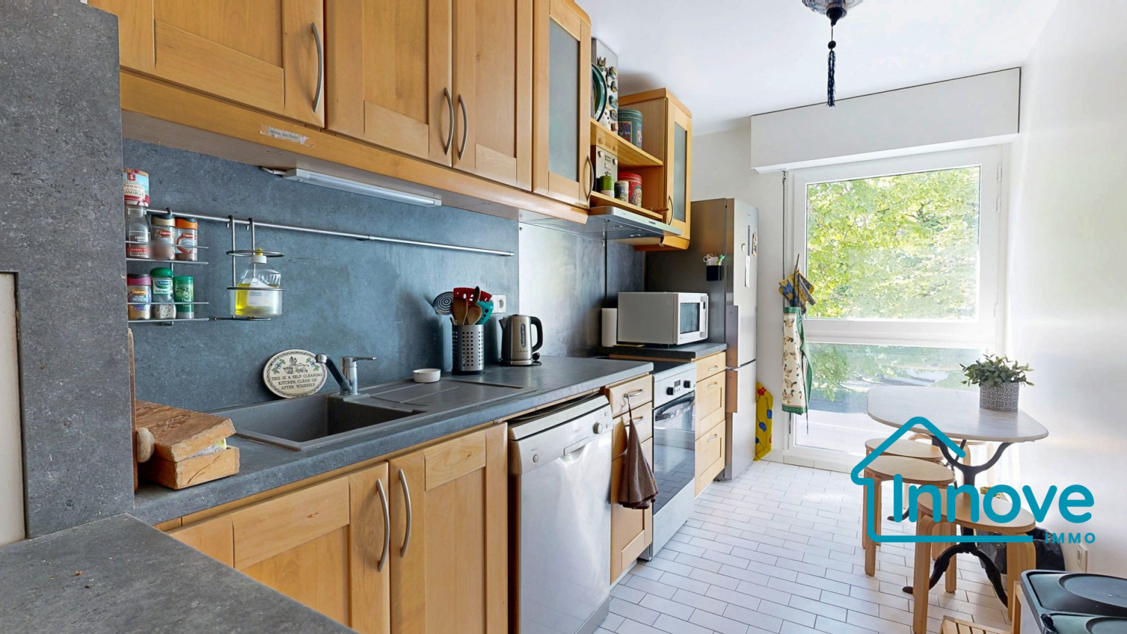 
                                                Vente
                                                 APPARTEMENT 5P - 111 m² - 2 PARKINGS - LE CHESNAY ROCQUENCOURT