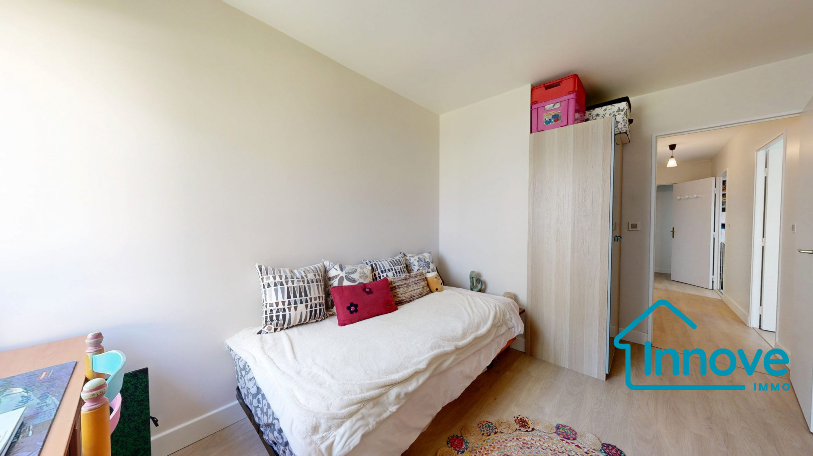 
                                                Vente
                                                 APPARTEMENT 5P - 111 m² - 2 PARKINGS - LE CHESNAY ROCQUENCOURT