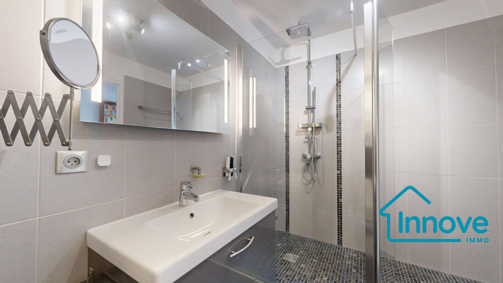 
                                                Vente
                                                 APPARTEMENT 5P - 97 m² - NOISY LE ROI
